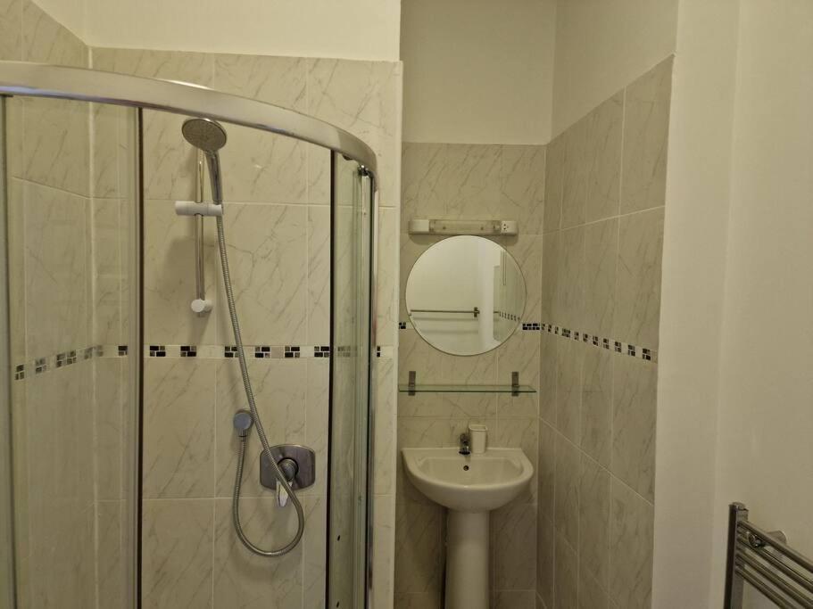 Snow White Beauty. Appartement Dublin Buitenkant foto